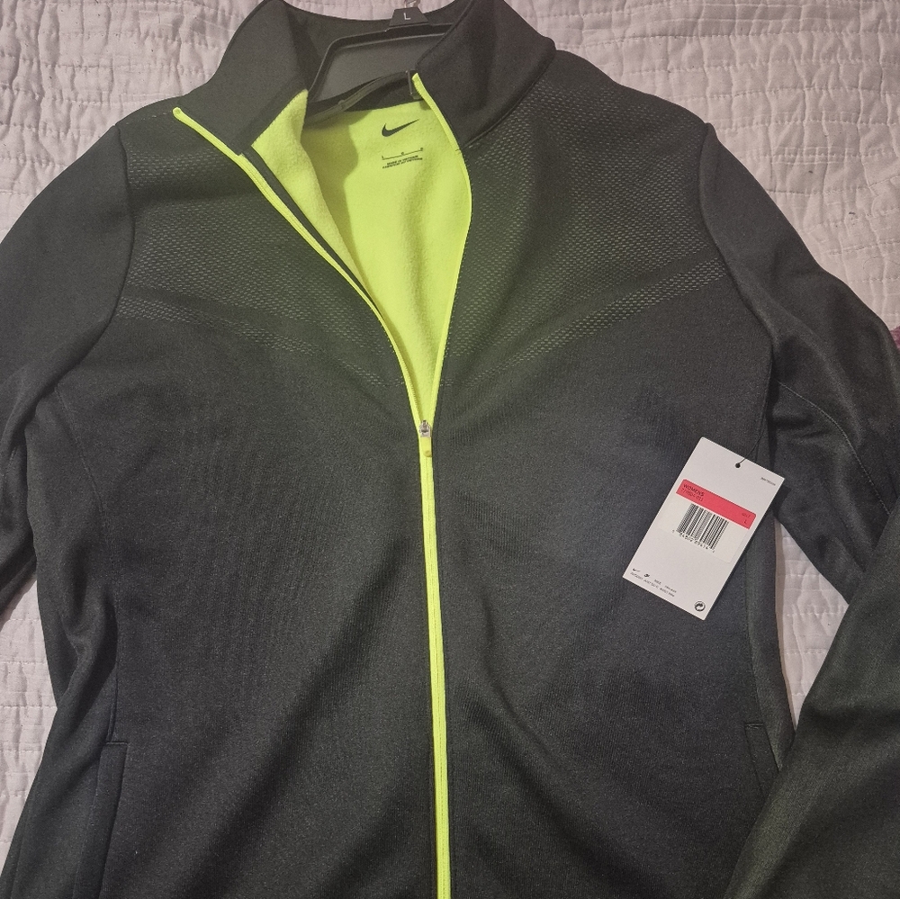 Nike therma-fit jacket